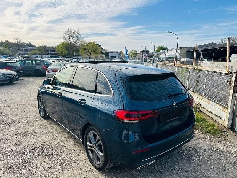 Gebraucht Mercedes B200 150 PS (110 kW) 2020 Blau Van / Kleinbus