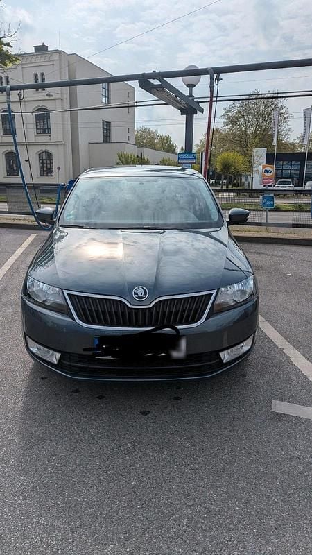 Gebraucht Skoda Rapid 90 PS (66 kW) 2017 Grau Kleinwagen