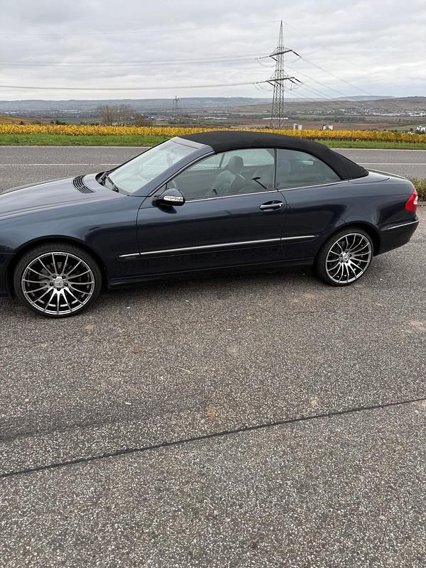 Gebraucht Mercedes CLK240 170 PS (125 kW) 2004 Blau Cabrio
