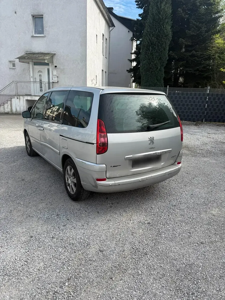 Gebraucht Peugeot 807 136 PS (100 kW) 2011 Silber Van / Kleinbus