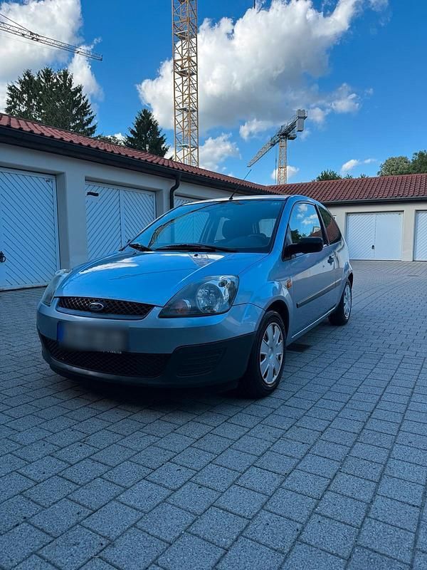 Blau Gebraucht 2006 Ford Fiesta Kleinwagen | 850 € (Guter Preis) - Bild 1/4