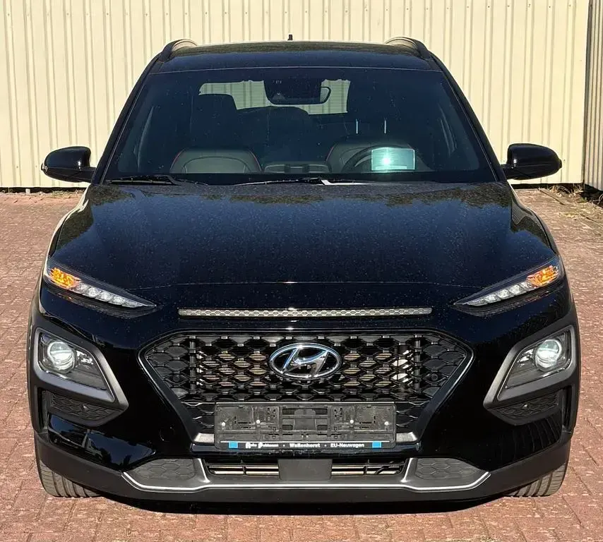 Gebraucht Hyundai Kona YES! 120 PS (88 kW) 2019 Schwarz SUV