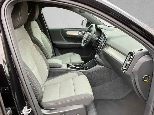 Gebraucht Volvo XC40 Plus 163 PS (119 kW) 2024 Schwarz SUV