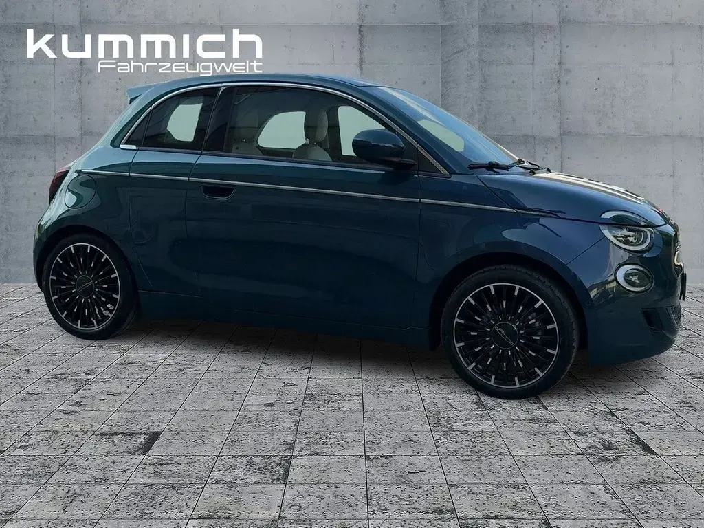 Gebraucht Fiat 500e La Prima 86 kW (118 PS) 2022 Grün Kleinwagen