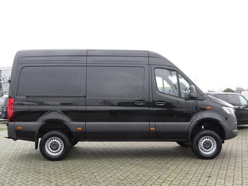Gebraucht Mercedes Sprinter 190 PS (139 kW) 2024 Schwarz Van