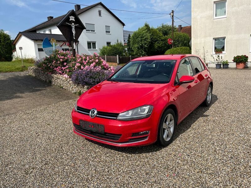 Rot Gebraucht 2013 VW Golf VII Highline Limousine | 8.700 € (Etwas zu teuer) - Bild 1/4