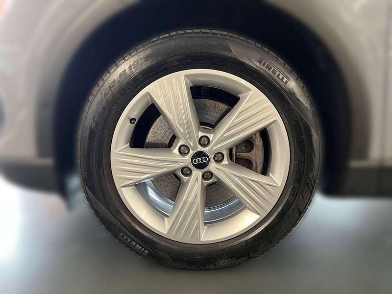 Gebraucht Audi Q4 e-tron 150 kW (204 PS) 2022 Kieselgrau SUV