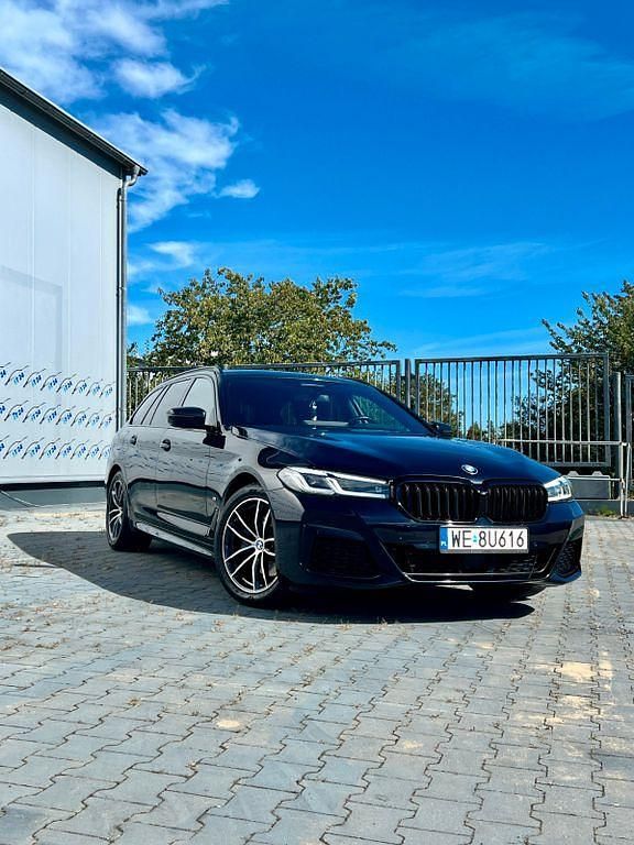 Gebraucht BMW 520 M Sport 190 PS (139 kW) 2023 Schwarz Kombi