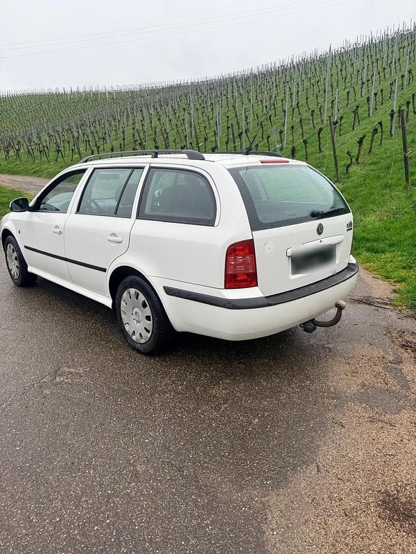Gebraucht Skoda Octavia 102 PS (75 kW) 2009 Weiß Kombi