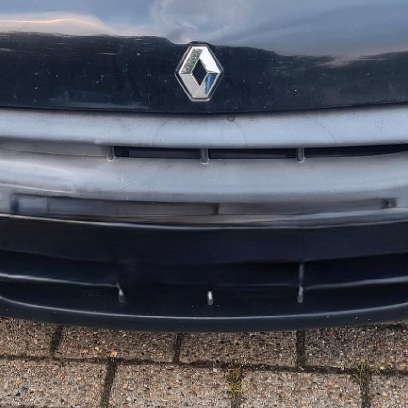 Second-hand Renault Twingo 58 CP (42 kW) 2002 Negru Hatchback