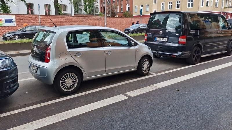Gebraucht 2014 VW up! high up! Kleinwagen | 9.700 € (Fairer Preis) - Bild 1/4