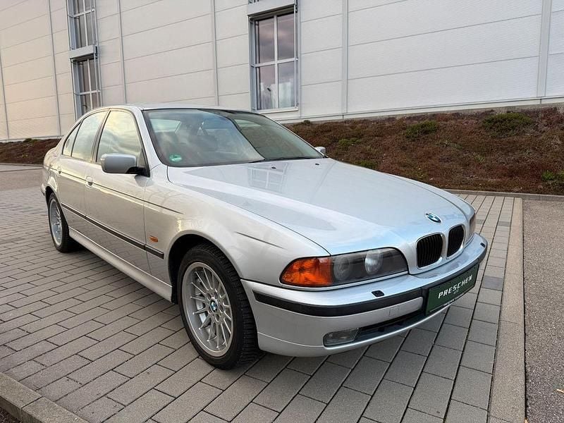 Käytetty BMW 523 Shadowline 170 HP (125 kW) 2000 Hopea Sedan