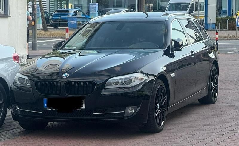 Schwarz Gebraucht 2011 BMW 520 Kombi | 10.500 € (Teuer) - Bild 1/4