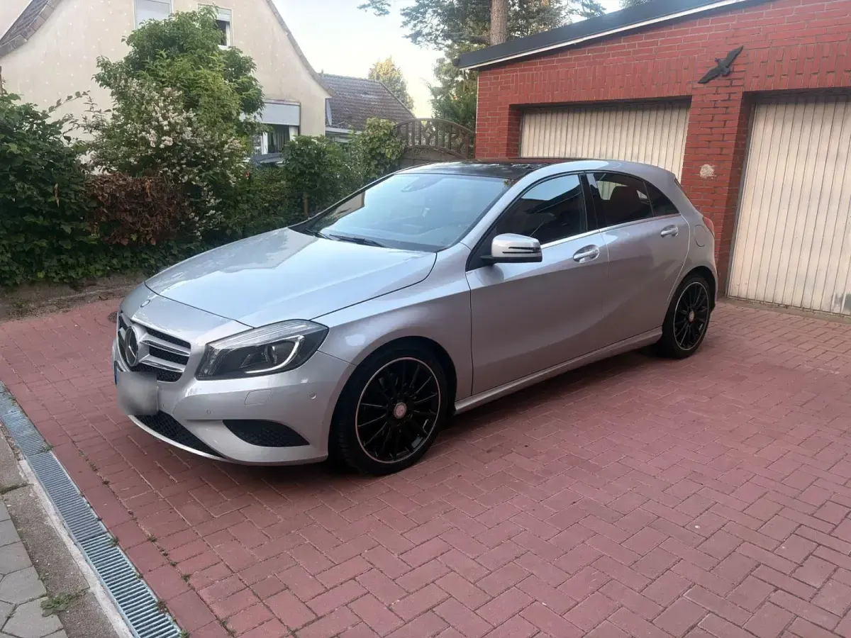 Gebraucht Mercedes A250 211 PS (155 kW) 2014 Silber Kleinwagen