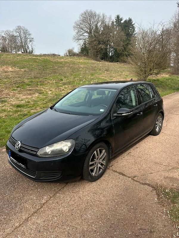 Gebraucht VW Golf VI 105 PS (77 kW) 2011 Schwarz Kleinwagen