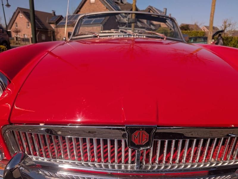 Second-hand MG B 67 CP (49 kW) 1972 Roșu Cabrio