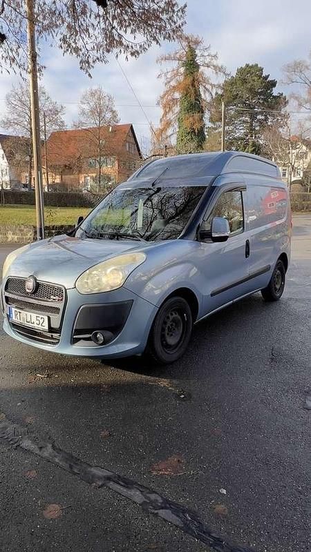 Gebraucht Fiat Doblò 101 PS (74 kW) 2010 Blau Van / Kleinbus