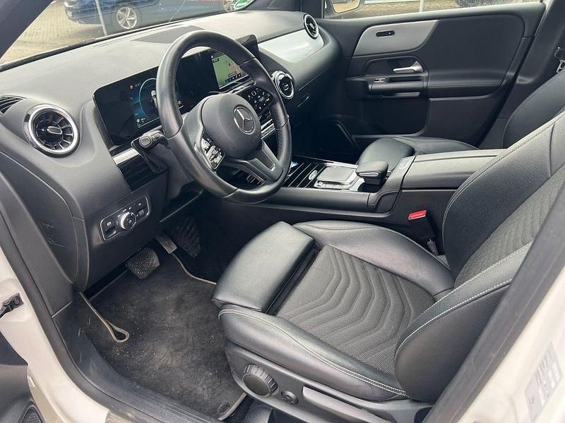 Gebraucht Mercedes B200 150 PS (110 kW) 2020 Weiß Van / Kleinbus