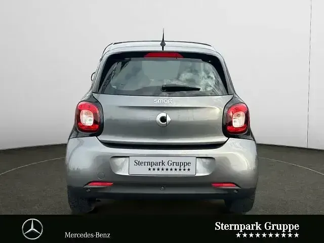 Używany Smart ForFour Passion 71 KM (52 kW) 2018 Szary Hatchback