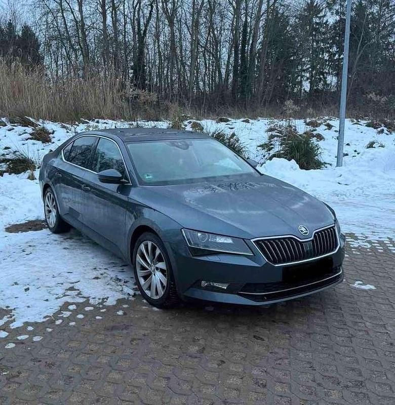 Gebraucht Skoda Superb Style 150 PS (110 kW) 2018 Grau Limousine