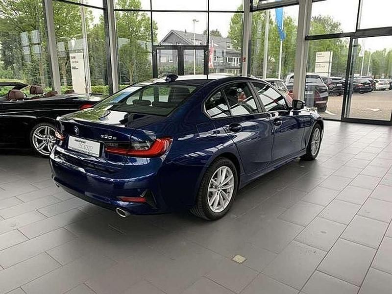 Używany BMW 330e Advantage 184 KM (135 kW) 2020 Niebieski Sedan/Limuzyna
