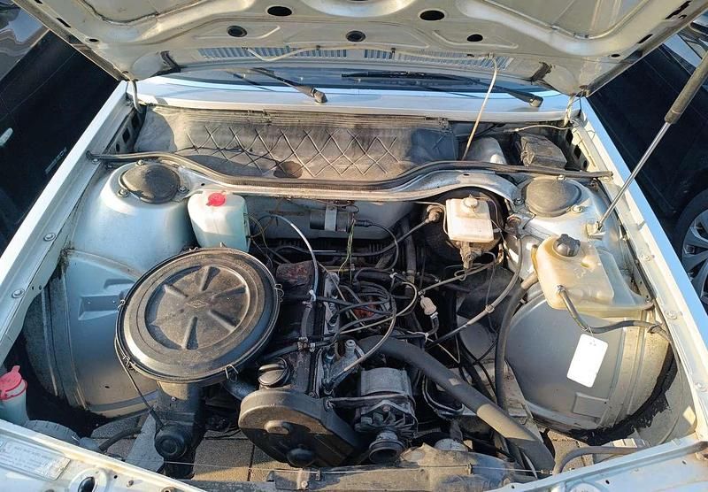 Usata Audi 100 86 CV (63 kW) 1978 Argento Coupé