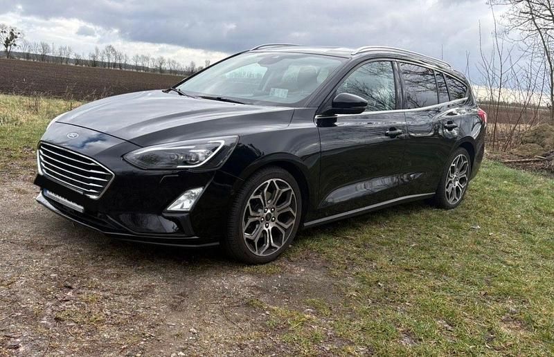 Gebraucht Ford Focus Titanium 150 PS (110 kW) 2019 Schwarz Limousine