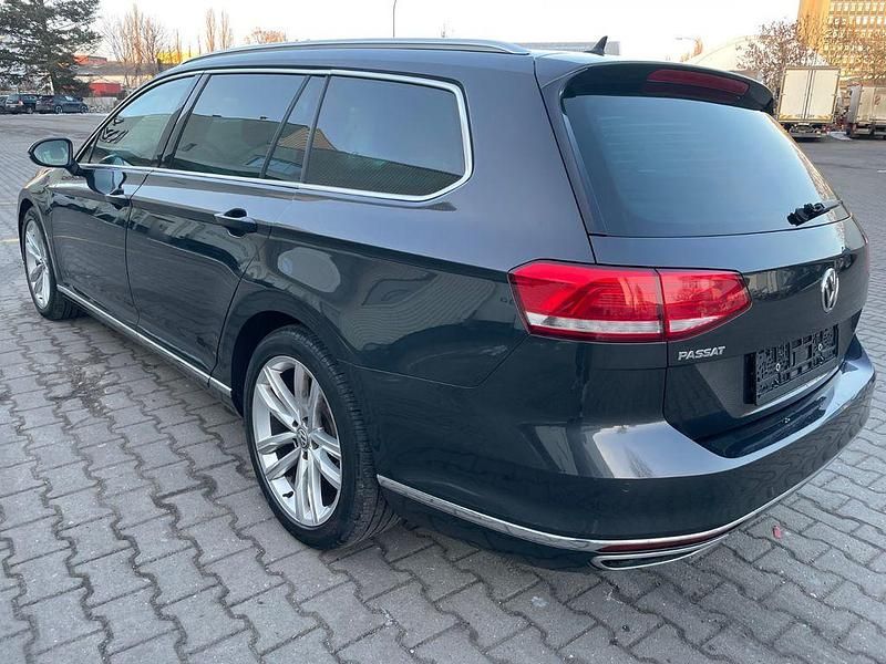 Gebraucht VW Passat R-line 190 PS (139 kW) 2019 Grau Limousine