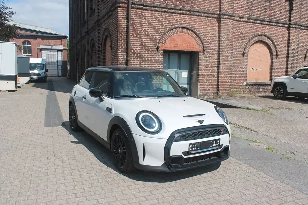 Gebraucht Mini Cooper S 178 PS (130 kW) 2024 Weiß Kleinwagen