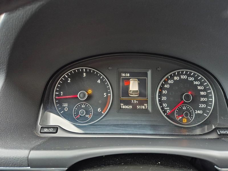 Gebraucht VW Touran 140 PS (102 kW) 2015 Schwarz Van / Kleinbus