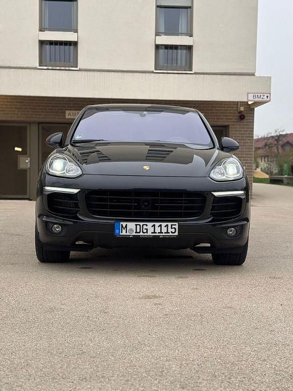 Second-hand Porsche Cayenne 262 CP (192 kW) 2015 Negru SUV