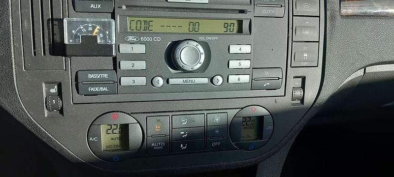 Gebraucht Ford C-MAX 145 PS (106 kW) 2006 Weiß Van / Kleinbus