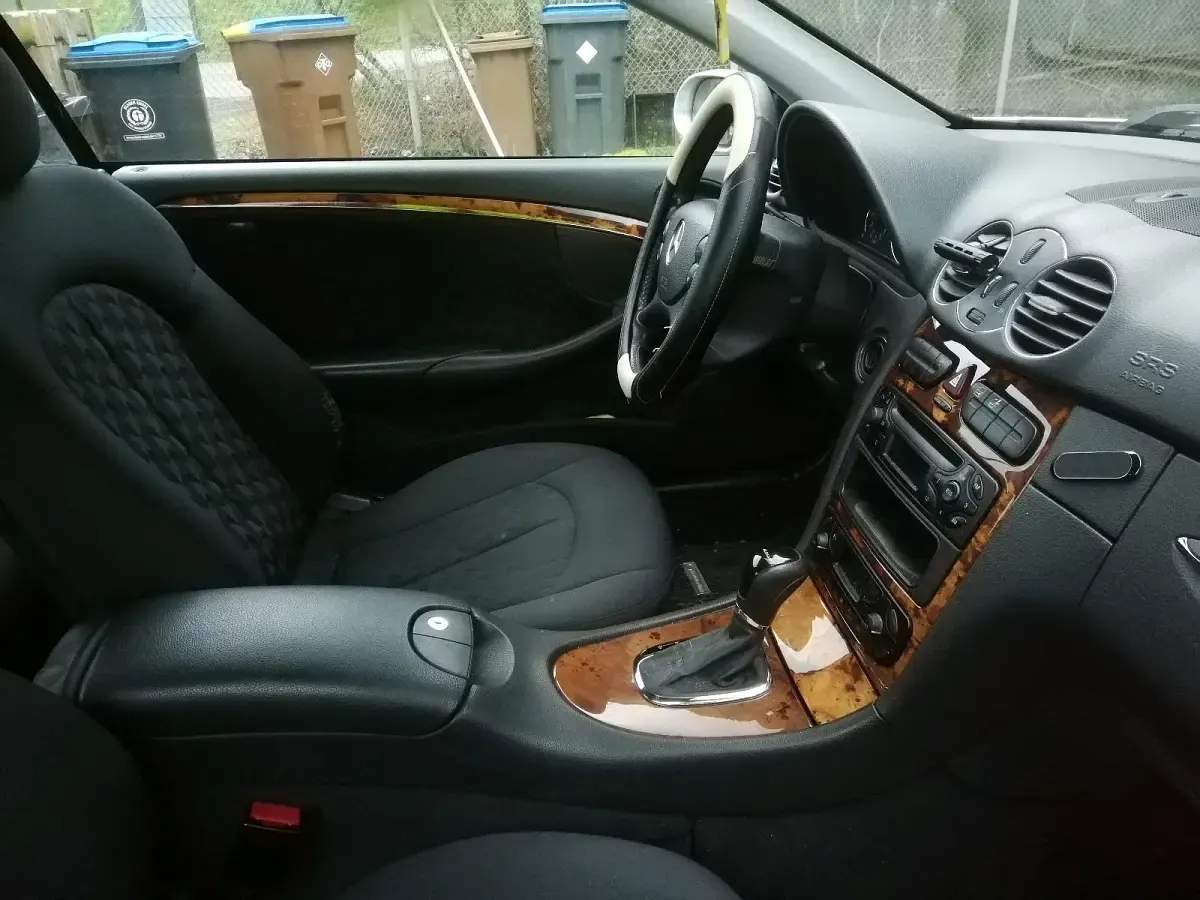 Gebraucht Mercedes CLK240 170 PS (125 kW) 2002 Silber Coupé