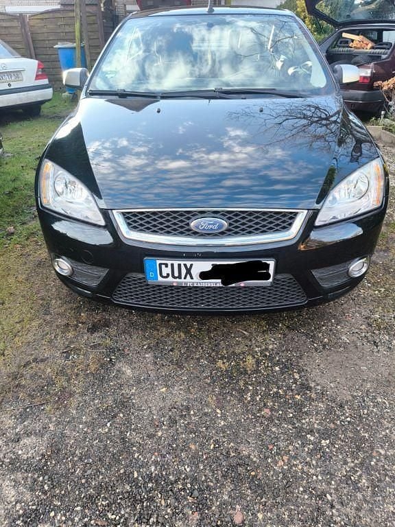 Schwarz Gebraucht 2008 Ford Focus Cabriolet Trend Cabrio | 2.200 € (Fairer Preis) - Bild 1/4