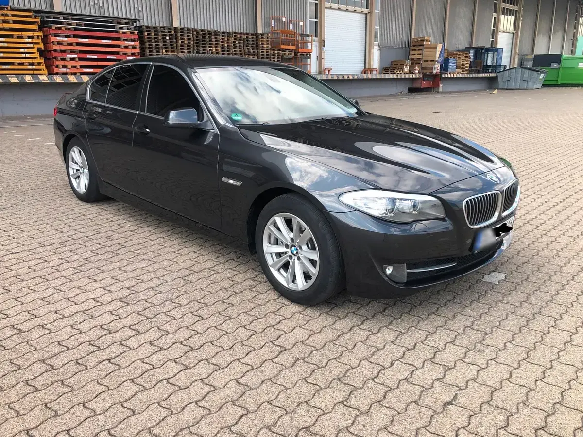 Gebraucht BMW 520 163 PS (119 kW) 2012 Schwarz Limousine
