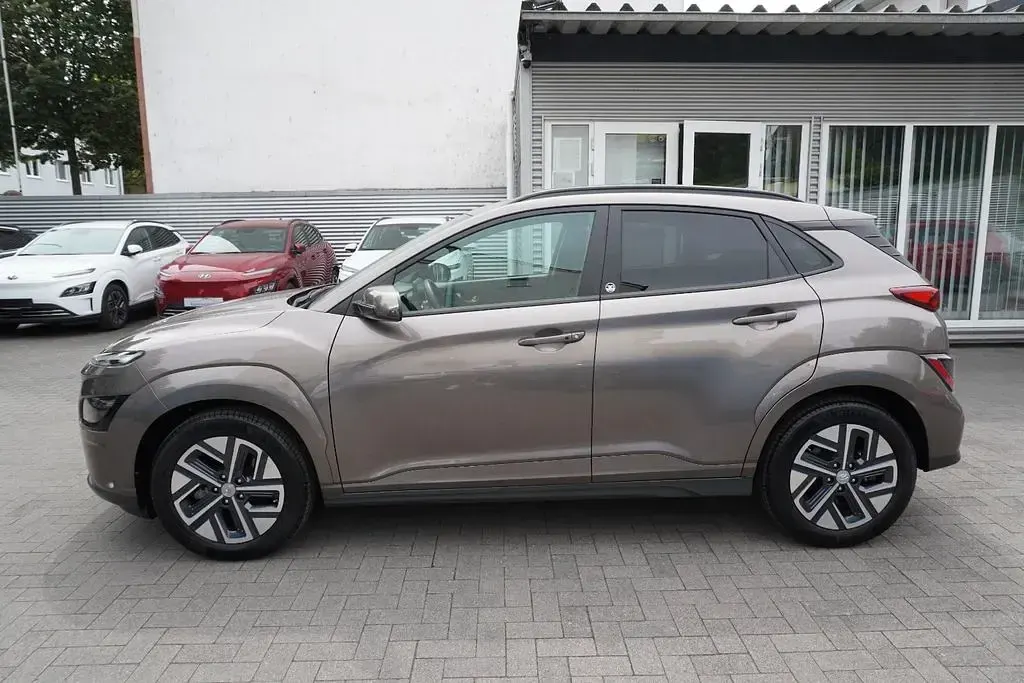 Gebraucht Hyundai Kona 100 kW (136 PS) 2022 Braun SUV