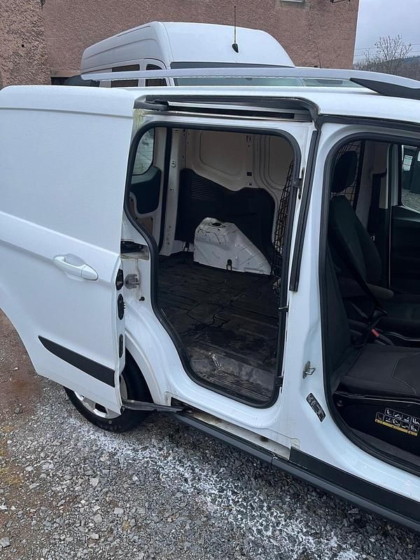 Gebraucht Ford Transit 95 PS (69 kW) 2015 Weiß Kombi