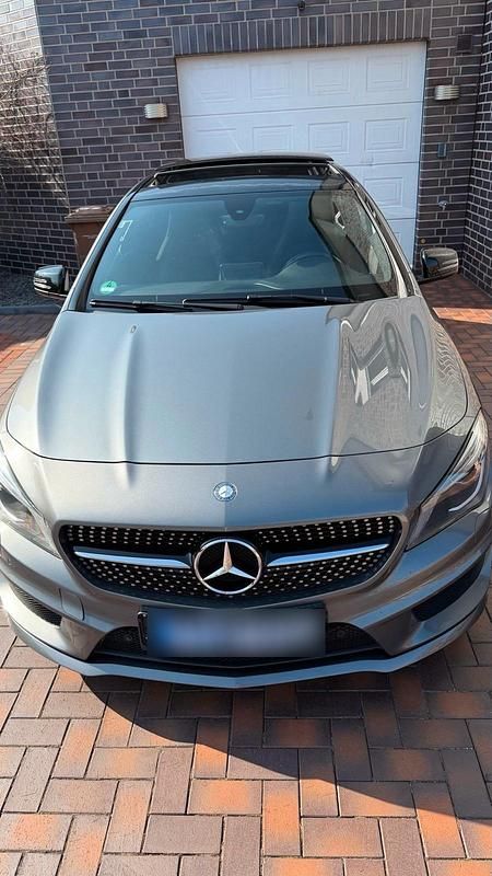Gebraucht Mercedes CLA220 Night 177 PS (130 kW) 2016 Grau Limousine