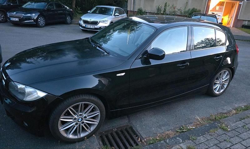 Schwarz Gebraucht 2010 BMW 118 M Sport Kleinwagen | 7.200 € (Etwas zu teuer) - Bild 1/4