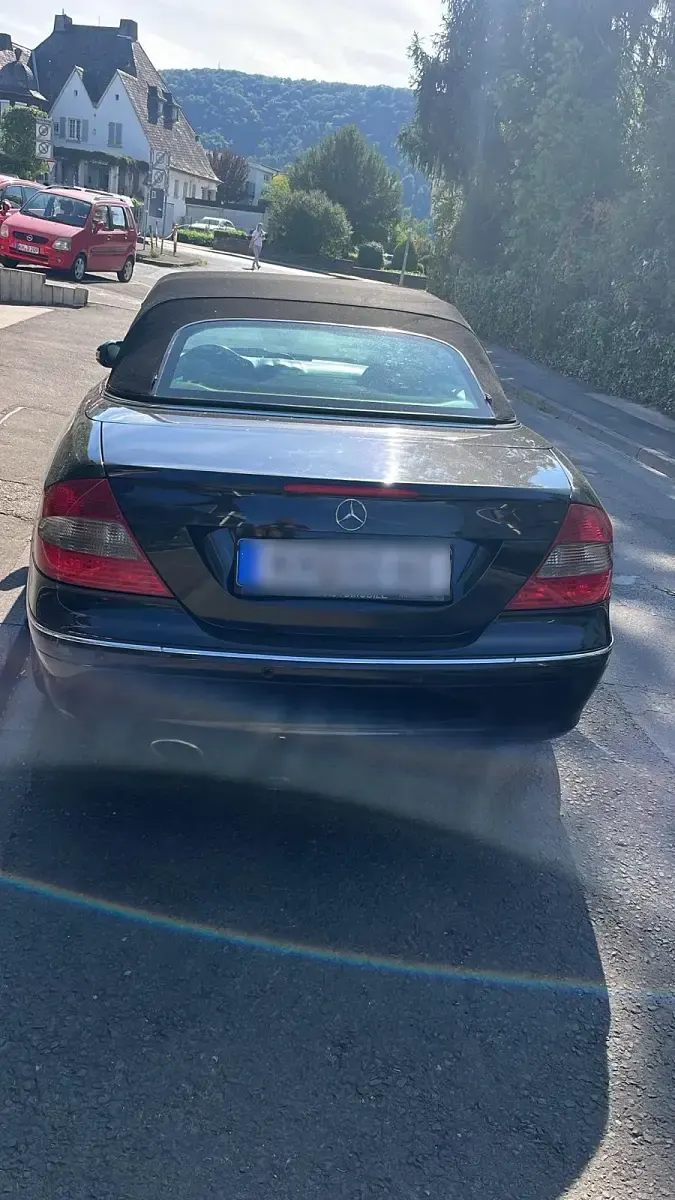 Gebraucht Mercedes CLK280 239 PS (175 kW) 2014 Schwarz Cabrio