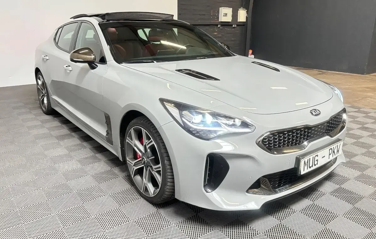 Gebraucht Kia Stinger GT 366 PS (269 kW) 2019 Grau Kleinwagen