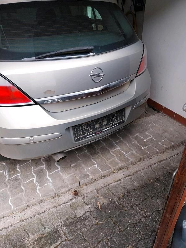Gebraucht Opel Astra 105 PS (77 kW) 2005 Limousine