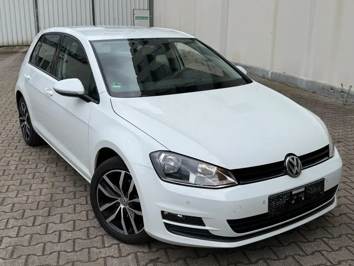 Gebraucht VW Golf VII Comfortline 110 PS (80 kW) 2014 Weiß Limousine