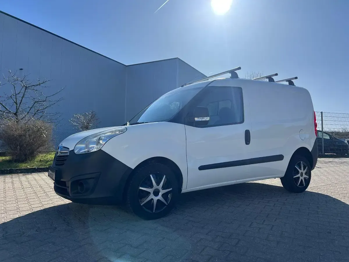 Używany Opel Combo Edition 95 KM (69 kW) 2017 Biały Minivan