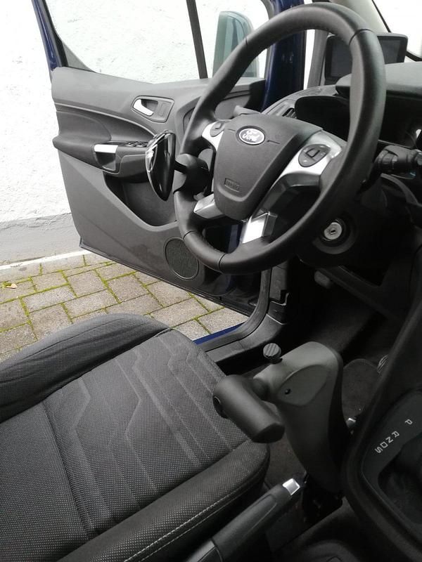 Gebraucht Ford Tourneo Connect 119 PS (87 kW) 2018 Blau Van / Kleinbus