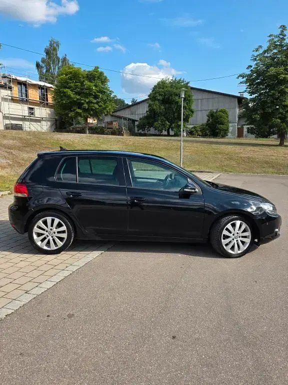 Gebraucht VW Golf VII Match 105 PS (77 kW) 2012 Schwarz Limousine