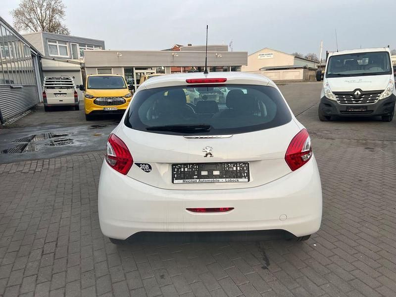 Gebraucht Peugeot 208 68 PS (50 kW) 2015 Weiß Kleinwagen