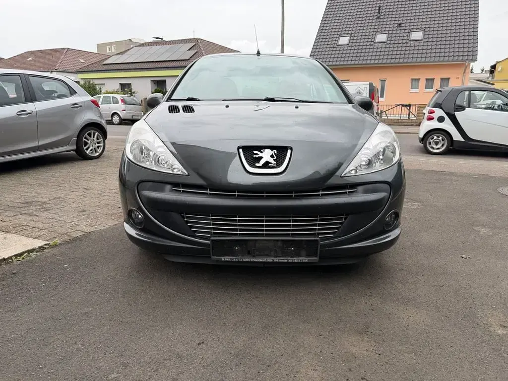Gebraucht Peugeot 206 73 PS (53 kW) 2012 Grau Limousine