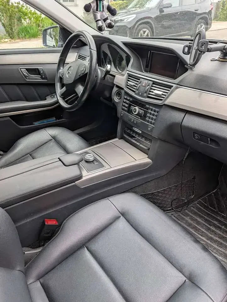 Gebraucht Mercedes E350 Avantgarde 231 PS (169 kW) 2009 Silber Kombi