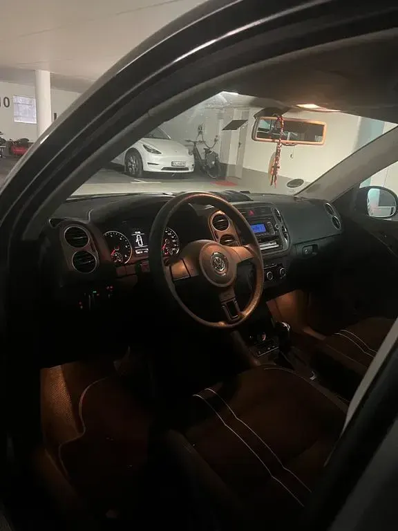 Gebraucht VW Tiguan Freestyle 140 PS (102 kW) 2011 Grau SUV
